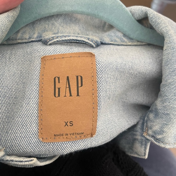 GAP women’s iconic denim jean jacket in light blue size XS EUC - Picture 3 of 4